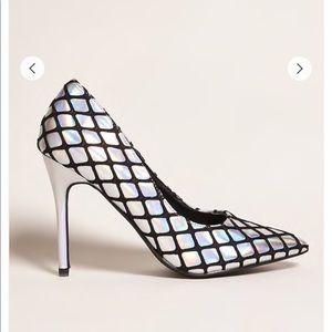 Webbed holographic heels